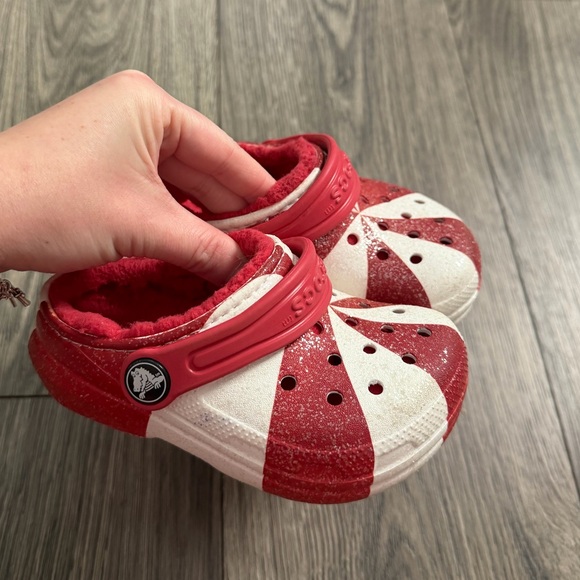 Fuzzy crocs - Picture 1 of 5